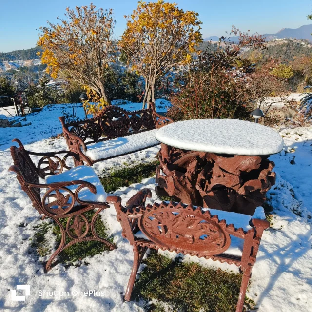 outside sitting area in snow in hotel Amber Himalayas